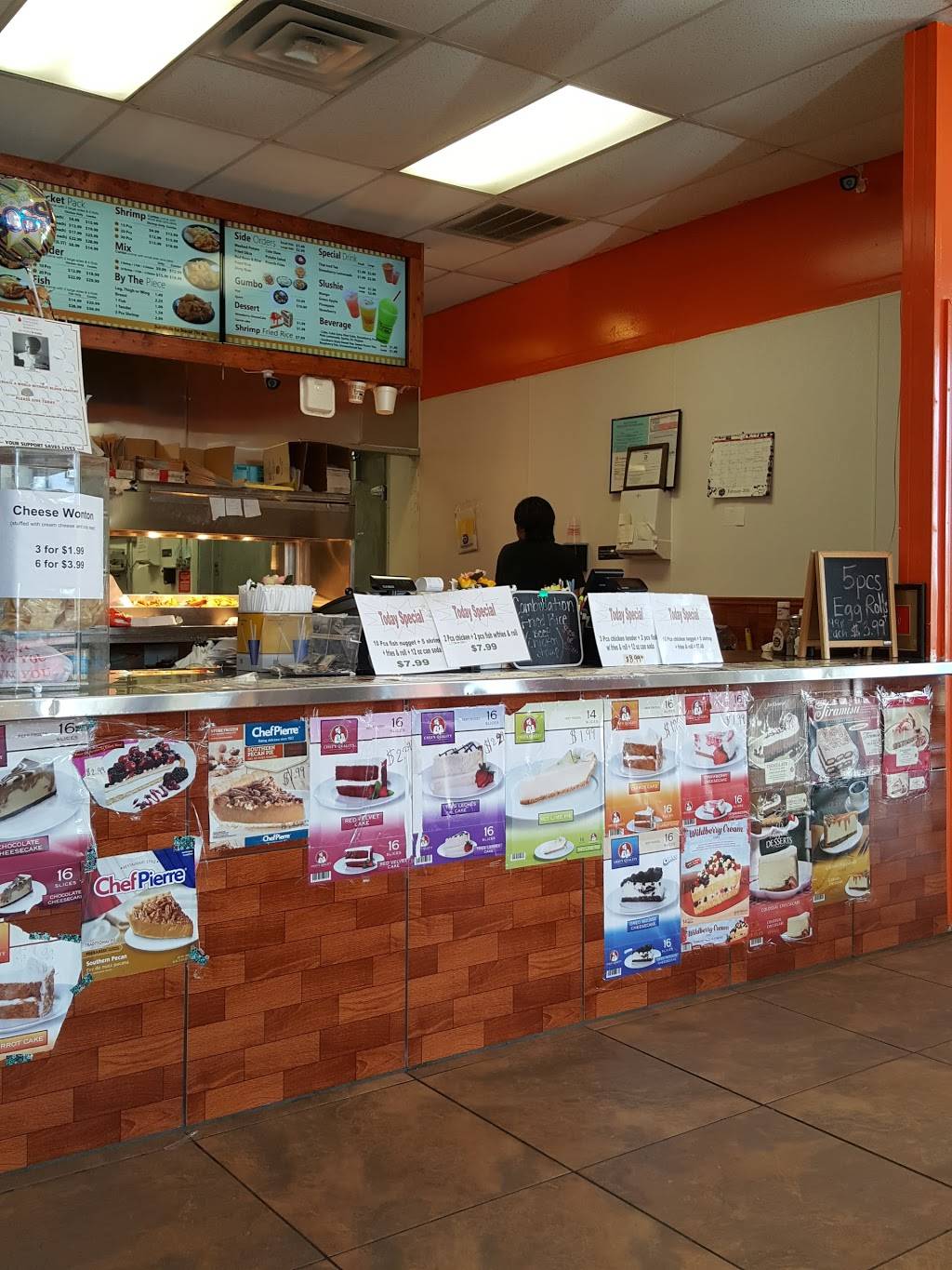 Louisiana Famous Fried Chicken | restaurant | 9208 E R L Thornton Fwy #120, Dallas, TX 75228, USA | 2143275394 OR +1 214-327-5394