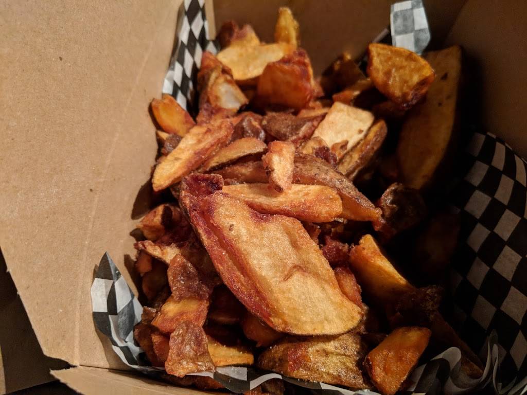 Quick Chicken Pickup | restaurant | 35 Macdonell St, Guelph, ON N1H 2Z4, Canada | 5192652882 OR +1 519-265-2882