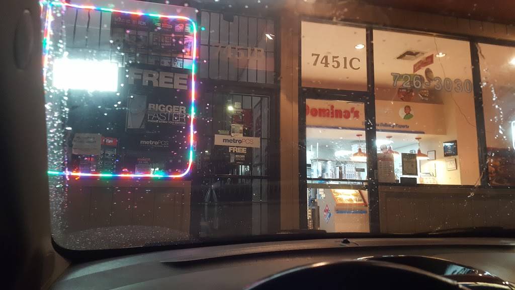 Dominos Pizza | meal delivery | 7451 Auburn Blvd Ste C, Citrus Heights, CA 95610, USA | 9167263030 OR +1 916-726-3030