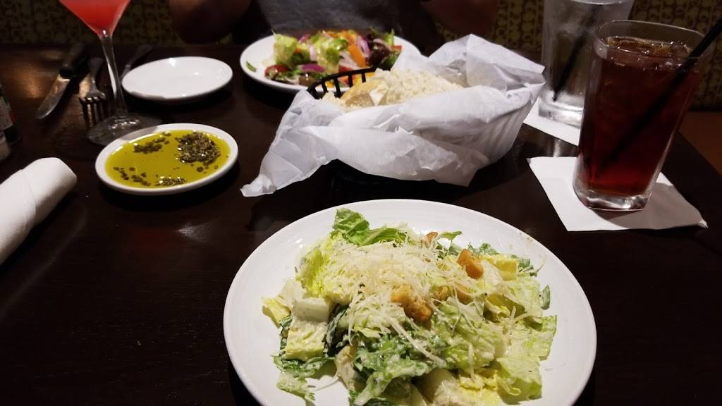 Carrabbas Italian Grill | restaurant | 2040 Hamilton Pl Blvd Ste 100, Chattanooga, TN 37421, USA | 4238949970 OR +1 423-894-9970