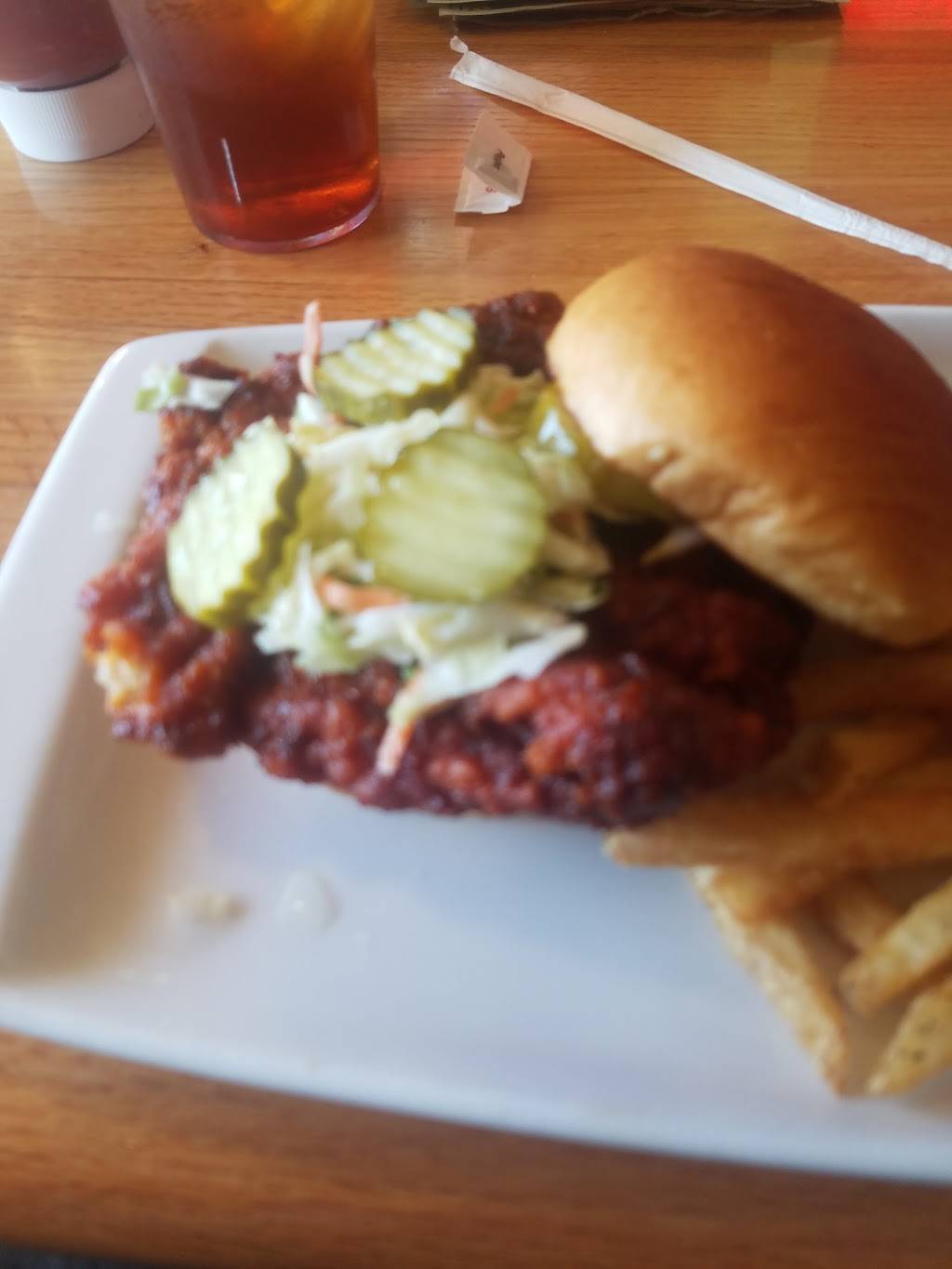 Applebees Grill + Bar | restaurant | 11950 US-431, Guntersville, AL 35976, USA | 2568789903 OR +1 256-878-9903