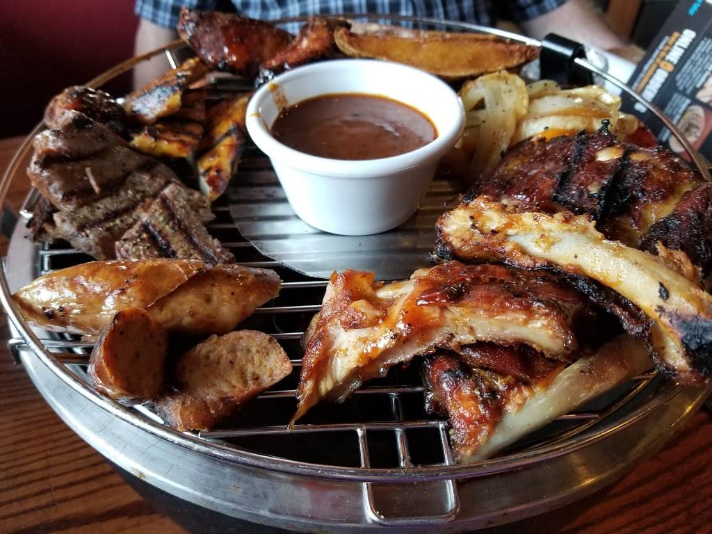 Smokey Bones | meal takeaway | 31b Universal Blvd, Warwick, RI 02886, USA | 4018212789 OR +1 401-821-2789