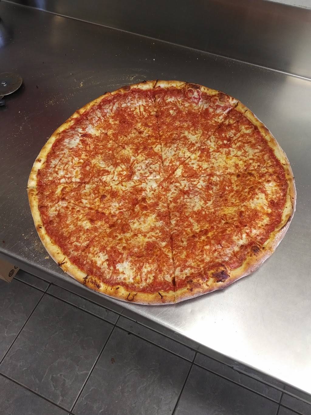 Bulls Eye Pizza East | restaurant | 214 Lauzon Rd, Windsor, ON N8S 3L6, Canada | 5199441221 OR +1 519-944-1221