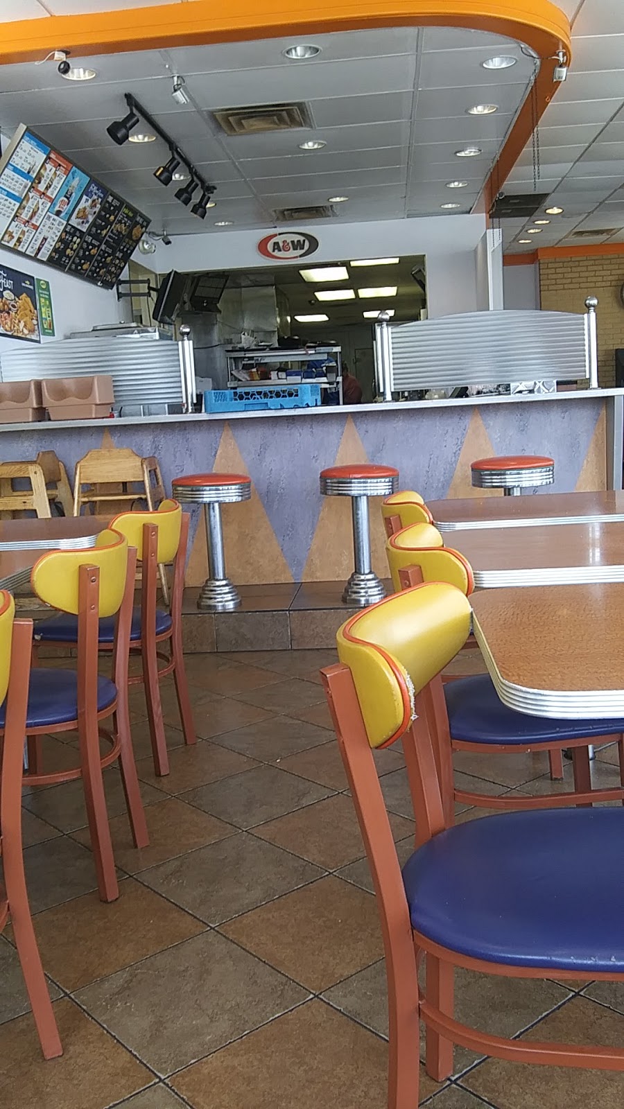 A&W Restaurant | restaurant | 7104 Highway 62 West, Gassville, AR 72635, USA | 8704356700 OR +1 870-435-6700