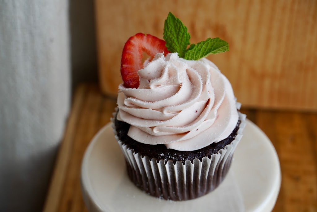 Allie Grace Bakery | bakery | 2506 US-43 #101, Lawrenceburg, TN 38464, USA | 9312440809 OR +1 931-244-0809