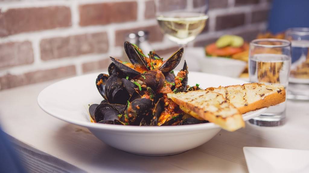 348 Oyster Bar | restaurant | 348 Black Rock Turnpike, Fairfield, CT 06825, USA | 2033320348 OR +1 203-332-0348