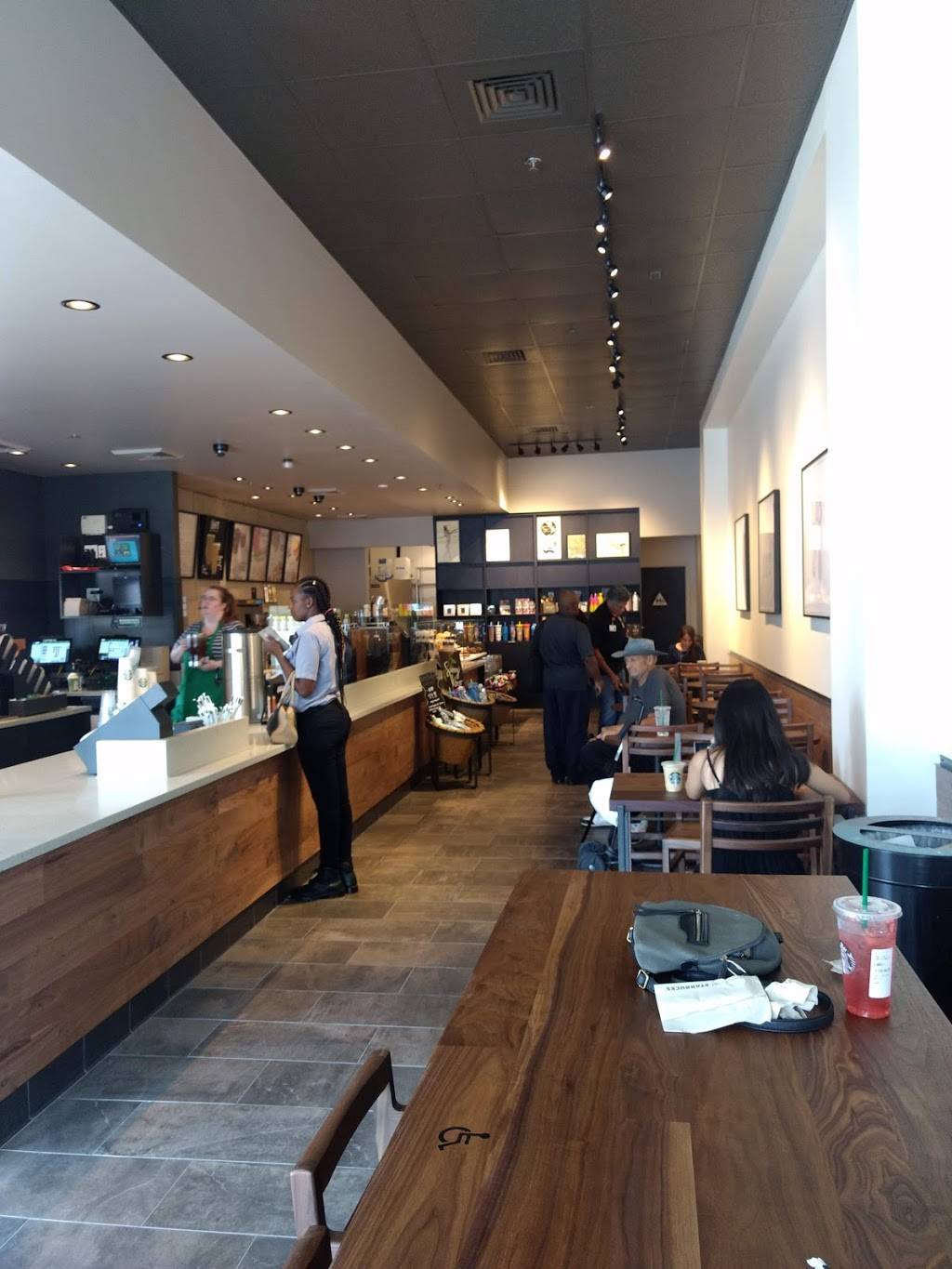 Starbucks | cafe | 6200 Valley, Mack Rd, Sacramento, CA 95823, USA | 9164227306 OR +1 916-422-7306