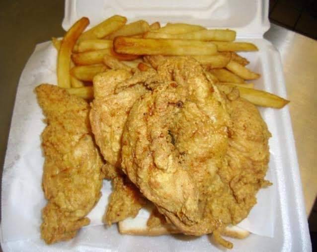 Sharks Fish & Chicken Chicago Style | restaurant | 6121 Oak St, Eastman, GA 31023, USA | 4785593171 OR +1 478-559-3171