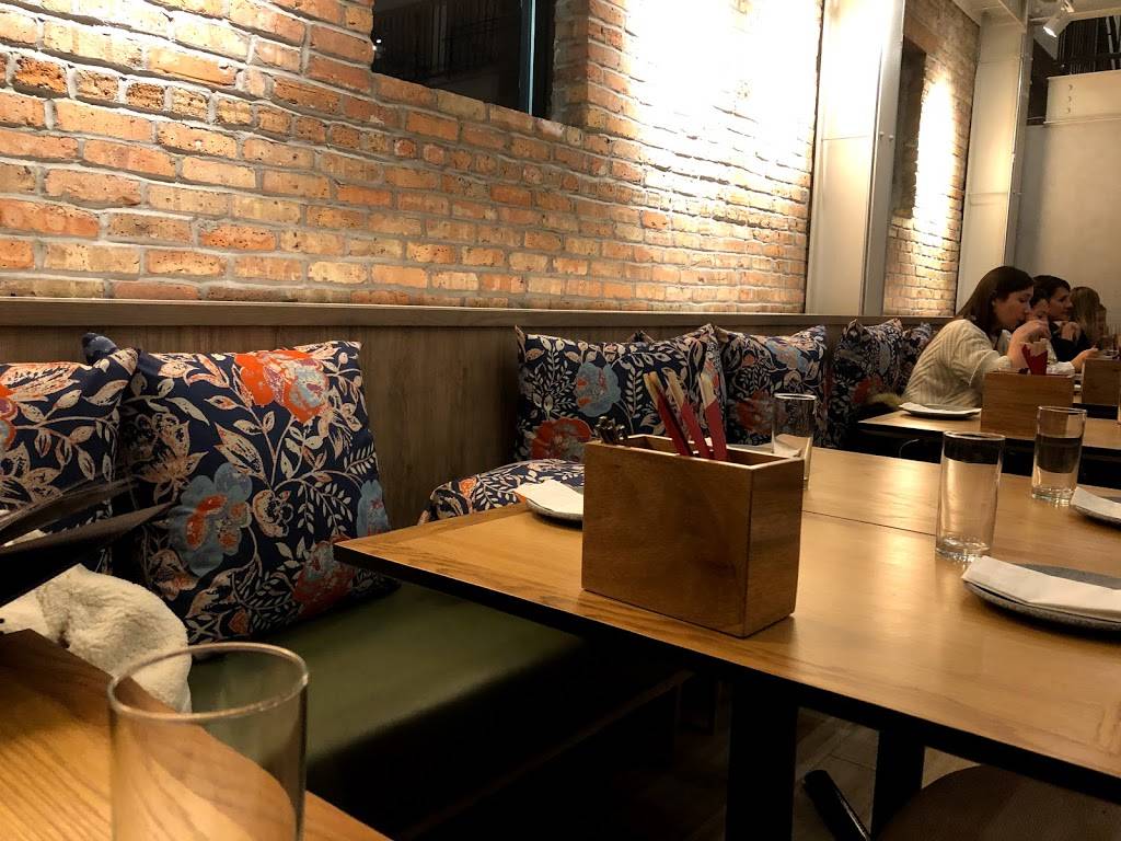 Phat Phat | restaurant | 17 S Roselle Rd, Schaumburg, IL 60193, USA | 8472502345 OR +1 847-250-2345