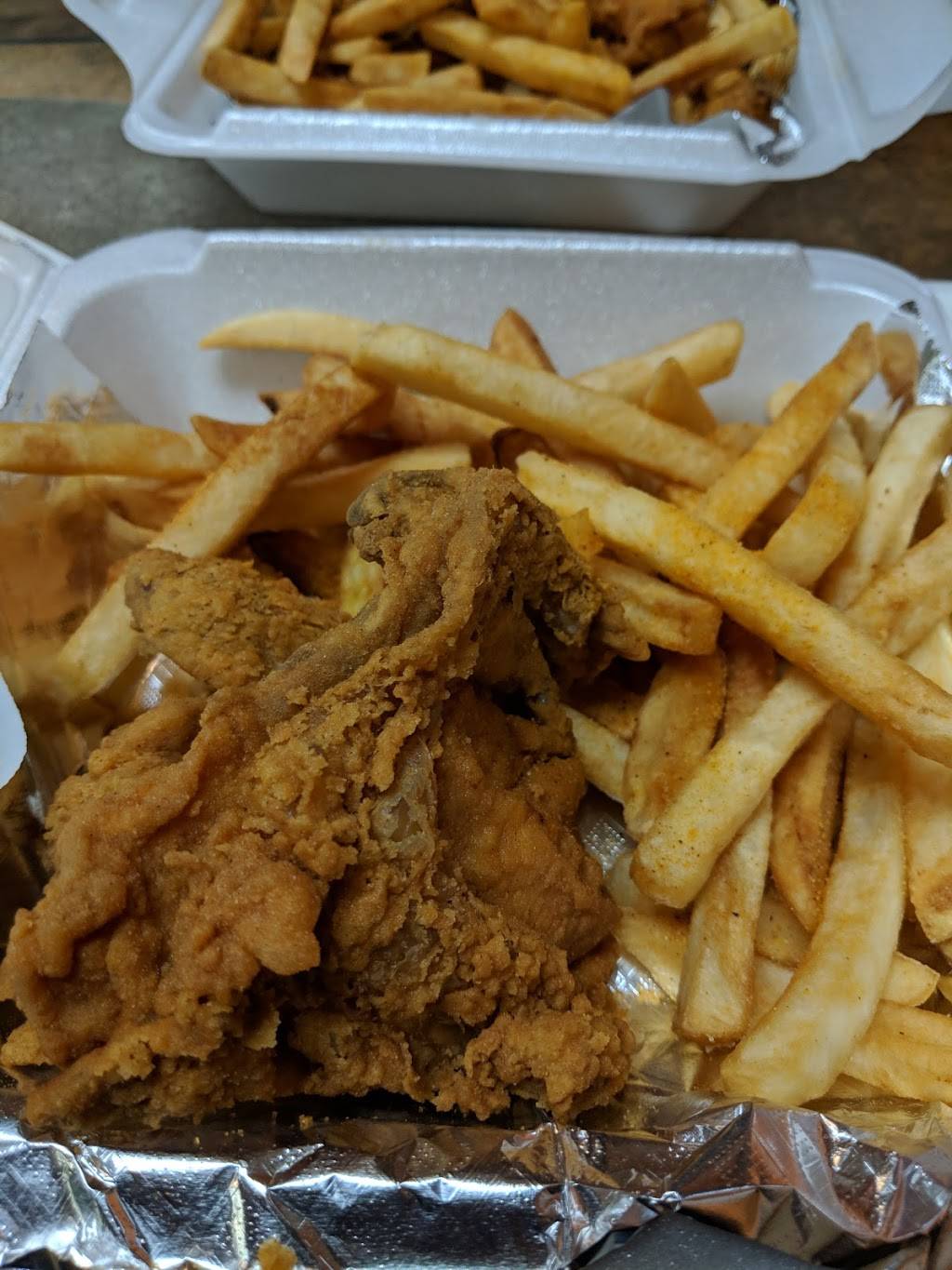 US Fried Chicken | restaurant | 2823 W Sugar Creek Rd, Charlotte, NC 28262, USA | 7044761314 OR +1 704-476-1314
