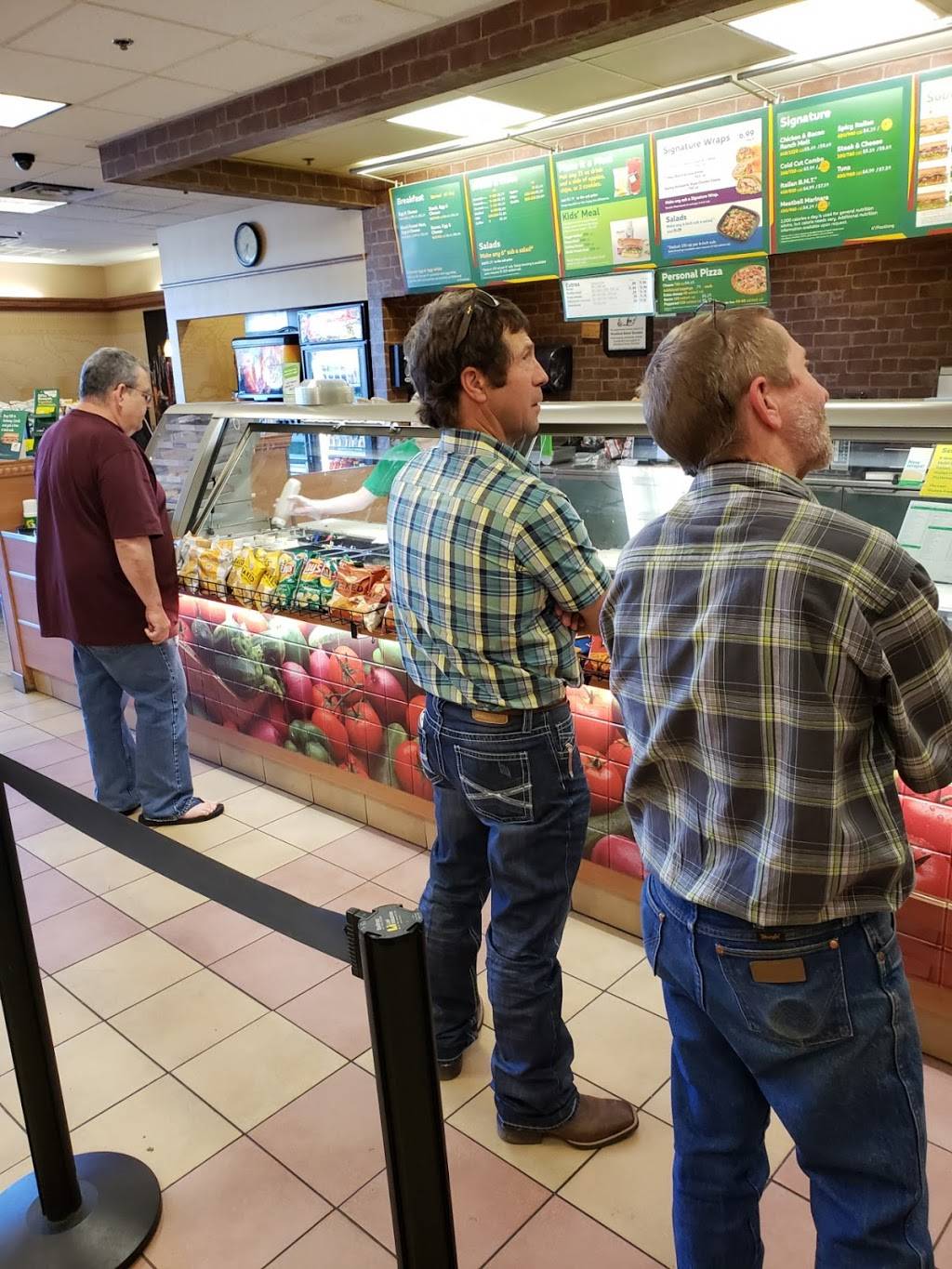 Subway | meal takeaway | 1999 Pacific Ave Suite B, Woodland, WA 98674, USA | 3602250500 OR +1 360-225-0500