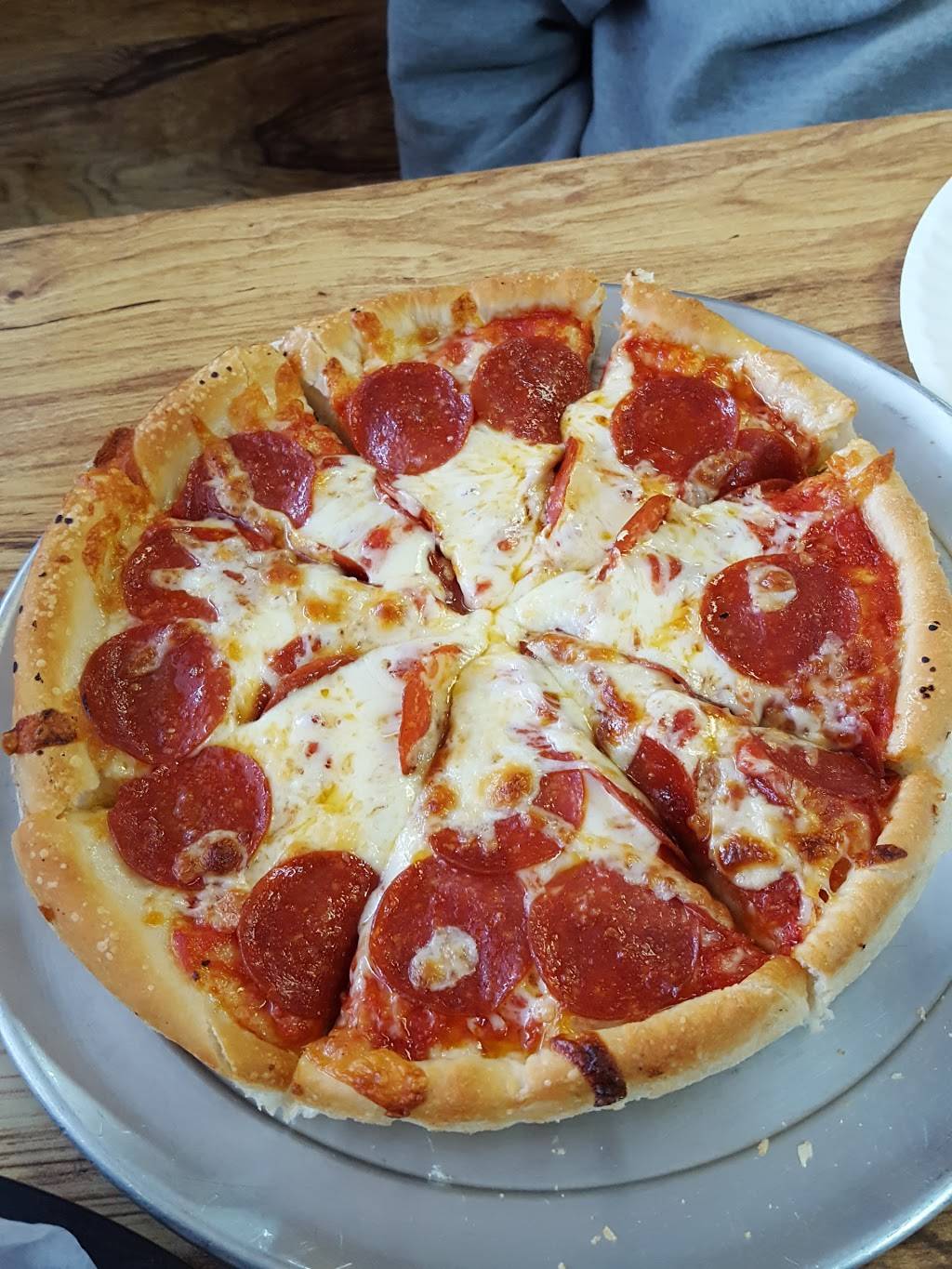 Thompson House of Pizza | restaurant | 1139 Riverside Dr, North Grosvenor Dale, CT 06255, USA | 8609233018 OR +1 860-923-3018