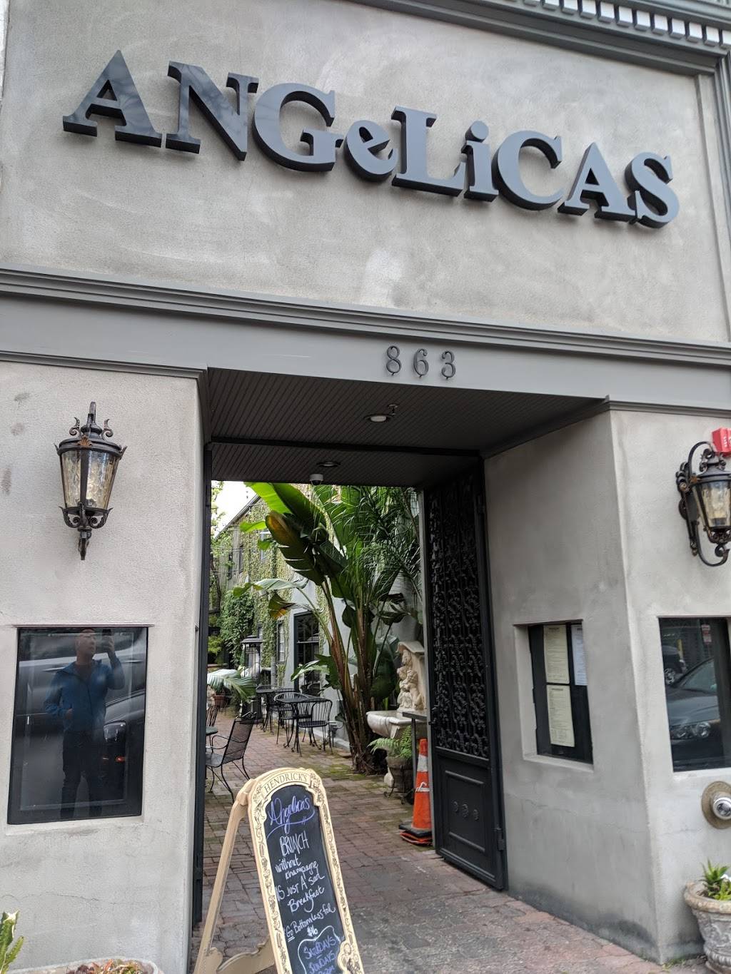Angelicas | restaurant | 863 Main St, Redwood City, CA 94063, USA | 6506798184 OR +1 650-679-8184