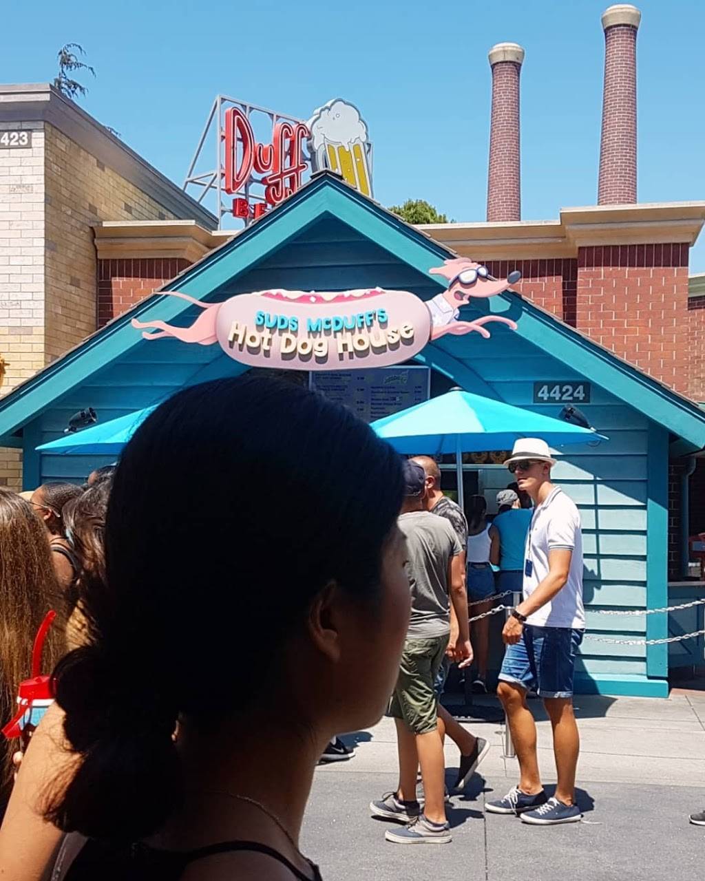 Suds McDuff Hot Dog Stand | restaurant | 100 Universal City Plaza, Universal City, CA 91608, USA | 8008648377 OR +1 800-864-8377