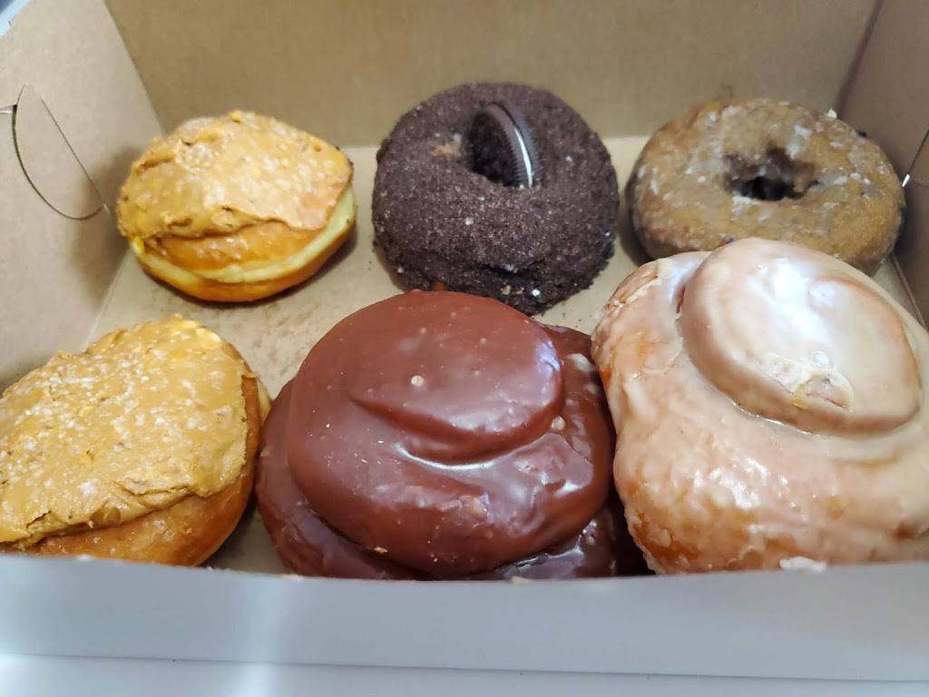 Sugarr Donuts | restaurant | 1752 Eureka Rd, Wyandotte, MI 48192, USA | 7342588386 OR +1 734-258-8386