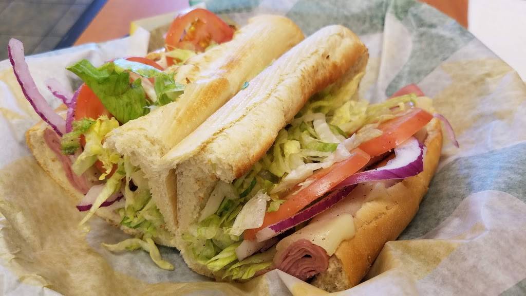 Subway | restaurant | 7000 E Mayo Blvd Unit C 10, Phoenix, AZ 85054, USA | 4805028289 OR +1 480-502-8289