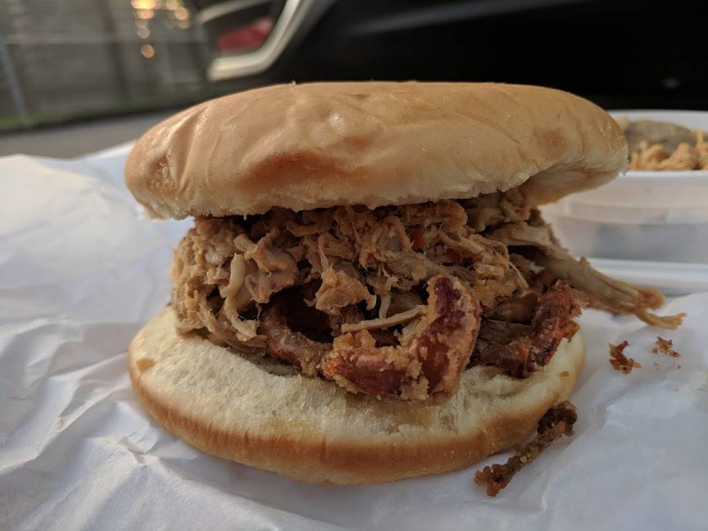 Big Oak Drive-In & Bar-B-Q | restaurant | 1167 Salter Path Rd, Salter Path, NC 28575, USA | 2522472588 OR +1 252-247-2588