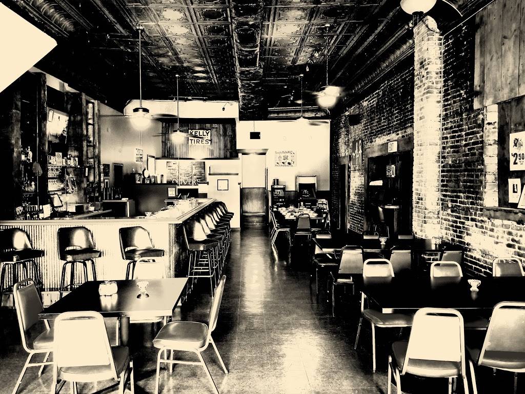 Olivers Main Street Pub | restaurant | 108 S Main St, Toluca, IL 61369, USA | 8154521552 OR +1 815-452-1552