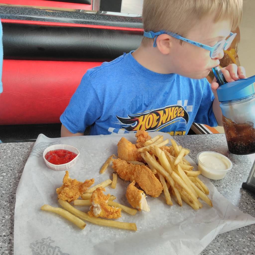 Hardees | restaurant | 239 S County Dr, Waverly, VA 23890, USA | 8048349848 OR +1 804-834-9848