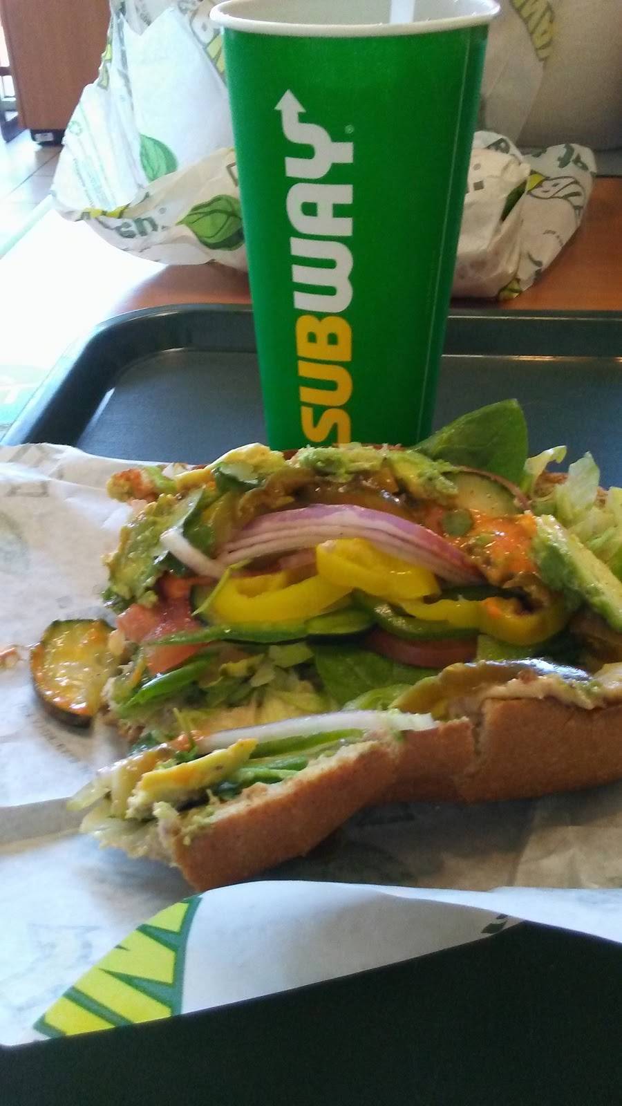 Subway Restaurants | restaurant | College Plaza, 1430 E Pacific Coast Hwy unit A, Long Beach, CA 90806, USA | 5625910033 OR +1 562-591-0033
