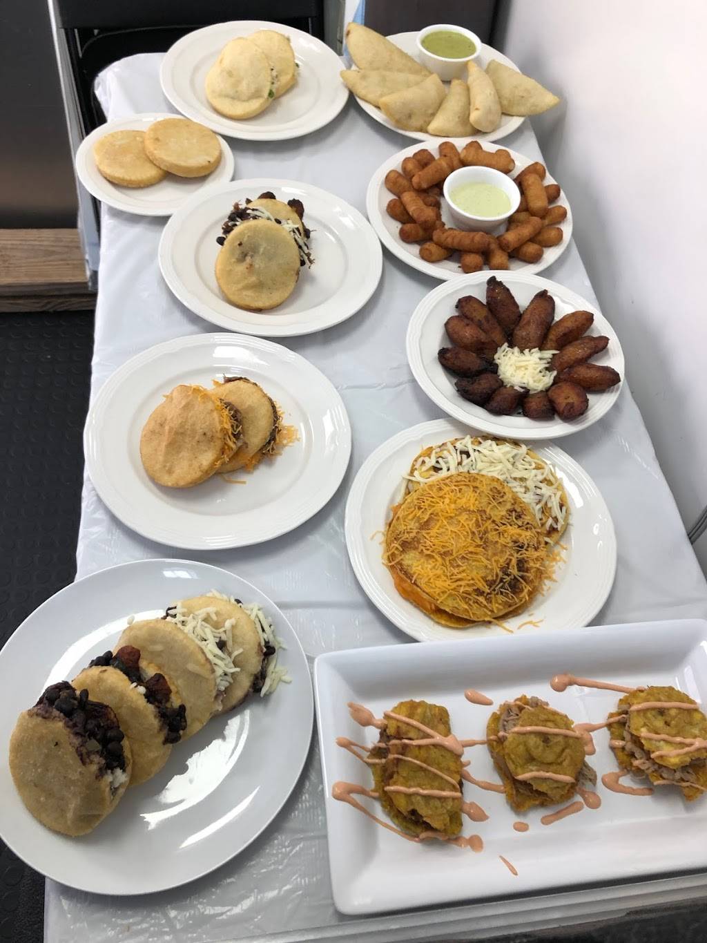 Arepa Soundtracks Venezuelan Cuisine | restaurant | 2113 N 120th Dr, Avondale, AZ 85392, USA | 4803882122 OR +1 480-388-2122