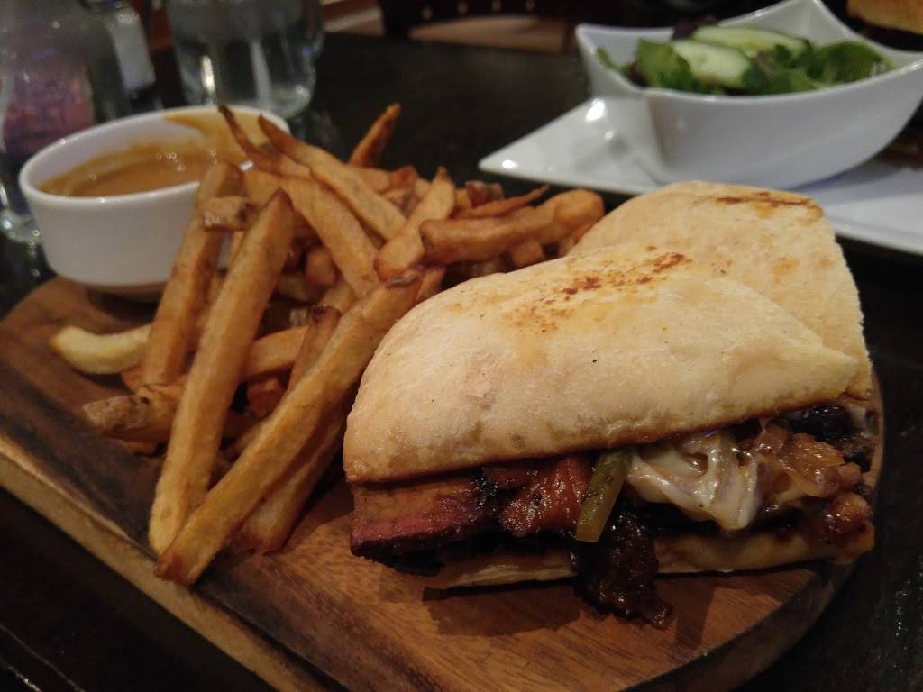 Stuttering Johns Smokehouse | restaurant | 1501 Hopkins St #3, Whitby, ON L1N 5Z9, Canada | 9054342444 OR +1 905-434-2444