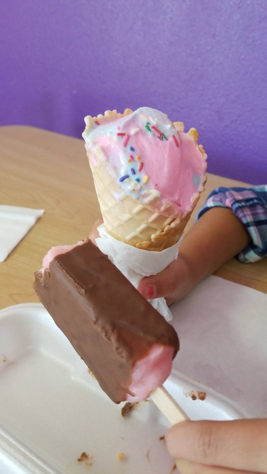 La Michoacana Ice Cream & Snacks | restaurant | 980 Bloomington Ave suite d, Bloomington, CA 92316, USA | 9518472545 OR +1 951-847-2545