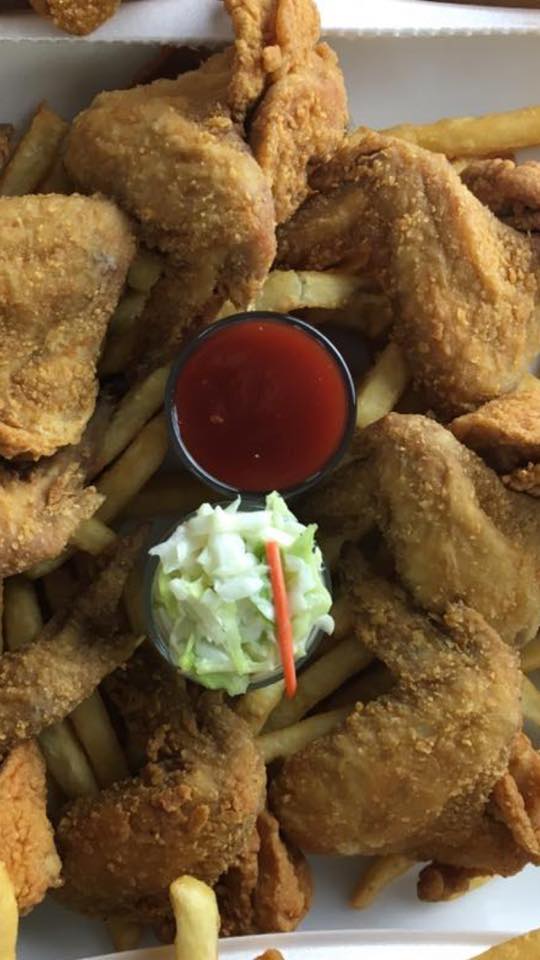 Sharks Fish & Chicken | restaurant | 2411 W 119th St, Blue Island, IL 60406, USA | 7083712700 OR +1 708-371-2700