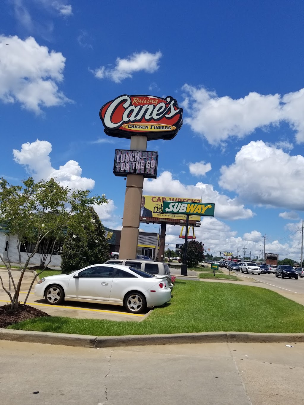 Raising Canes Chicken Fingers | meal takeaway | 206 Thomas Rd, West Monroe, LA 71291, USA | 3183223118 OR +1 318-322-3118