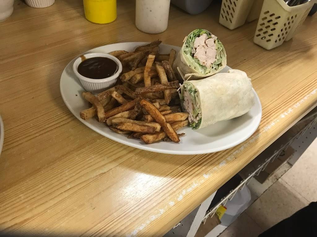 Belle Aire Restaurant | restaurant | 1270 Maple Rd, Belle Ewart, ON L0L 1C0, Canada | 7054564111 OR +1 705-456-4111