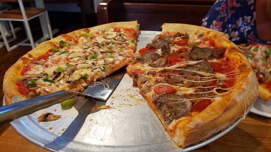 PIZZA CHAPEL | restaurant | 637 10th St, Virginia Beach, VA 23451, USA | 7575782882 OR +1 757-578-2882