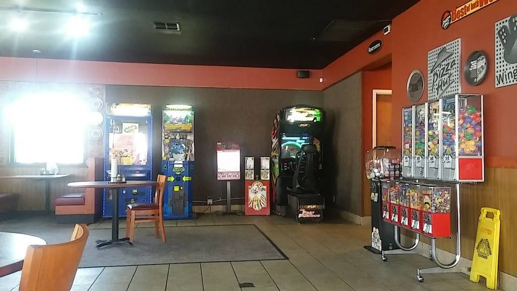 Pizza Hut | restaurant | 2035 S Hackberry, San Antonio, TX 78210, USA | 2107984800 OR +1 210-798-4800