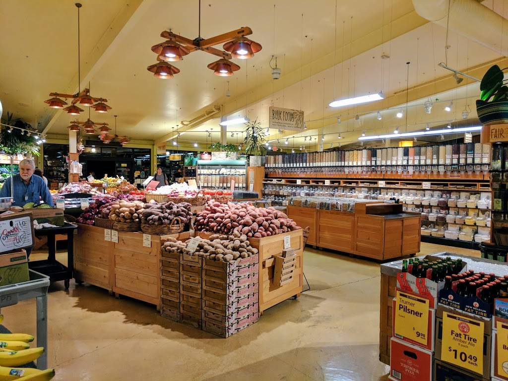 Good Earth Natural Foods | restaurant | 720 Center Blvd, Fairfax, CA 94930, USA | 4154540123 OR +1 415-454-0123