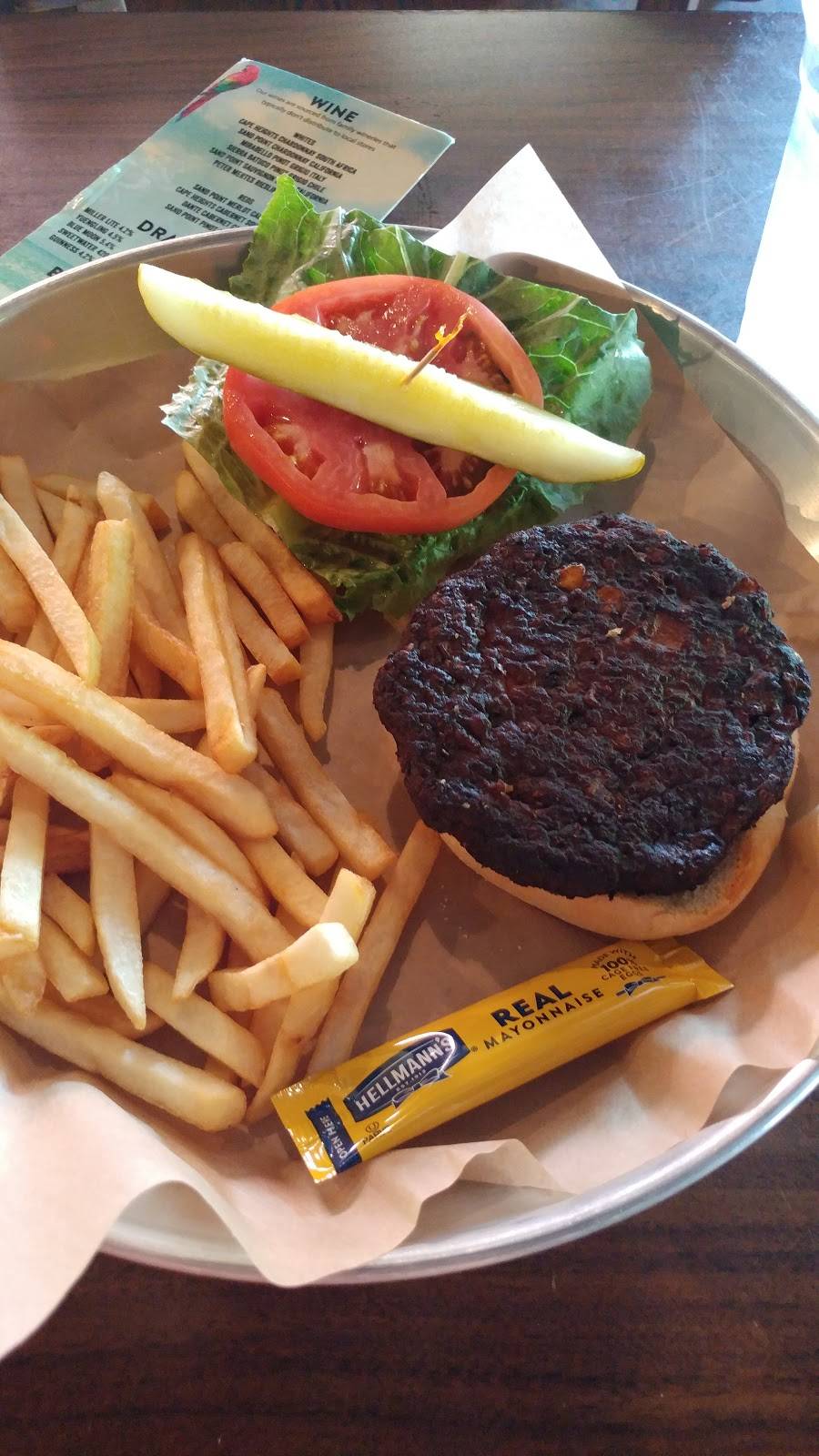 Hemingways Bar & Grill | restaurant | 29 W Park Square, Marietta, GA 30060, USA | 7704275445 OR +1 770-427-5445