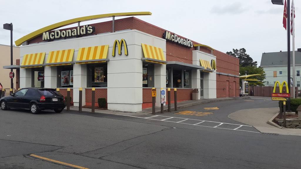 McDonalds | cafe | 60 Boston St, Lynn, MA 01904, USA | 7815922350 OR +1 781-592-2350