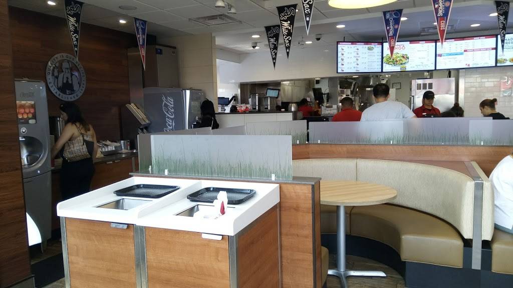 Wendys | restaurant | 2610 W Pershing Rd, Chicago, IL 60632, USA | 7736505819 OR +1 773-650-5819