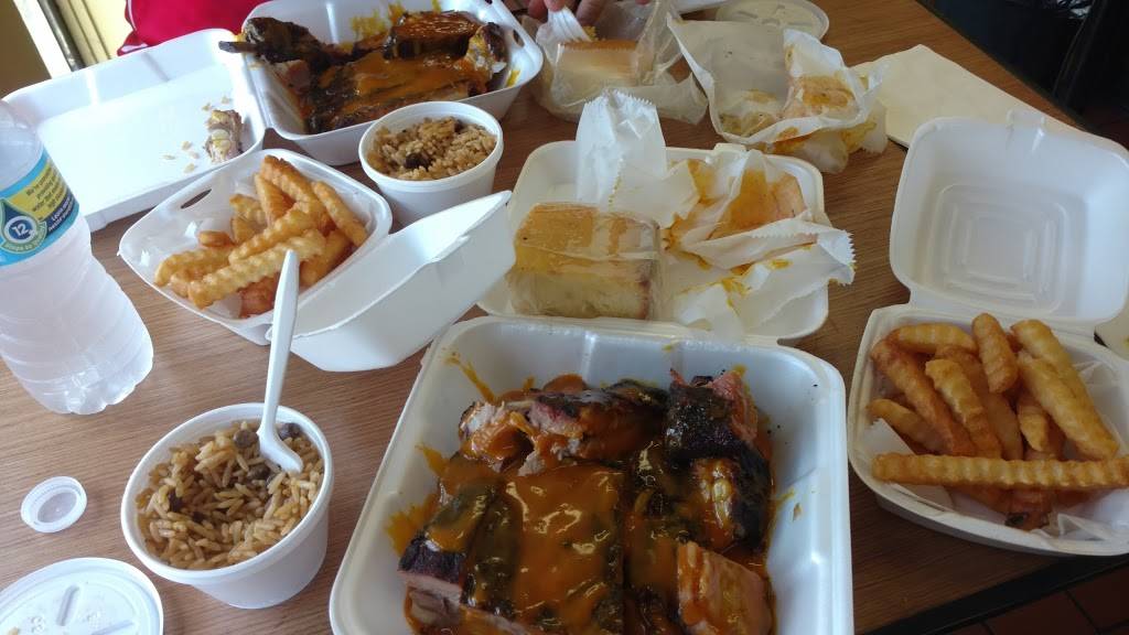 Father & Sons Smoke Til-U-Choke Bar B-Q | restaurant | 1550 FL-7, Lauderhill, FL 33313, USA | 7542165177 OR +1 754-216-5177