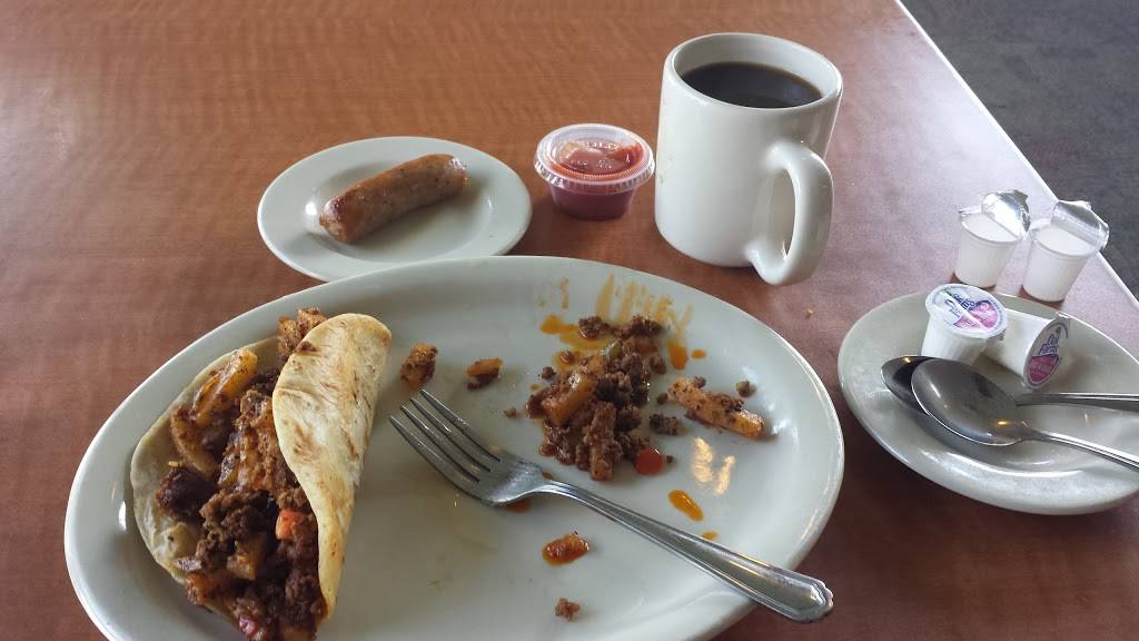 Lubys | restaurant | 125 West Way, Lake Jackson, TX 77566, USA | 9792972216 OR +1 979-297-2216