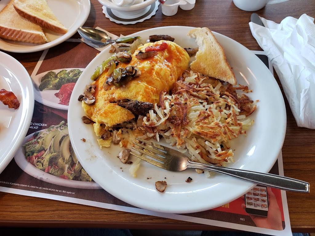 El Tsunami | restaurant | 2222 South 13th Street, Milwaukee, WI 53215, USA | 4142557791 OR +1 414-255-7791