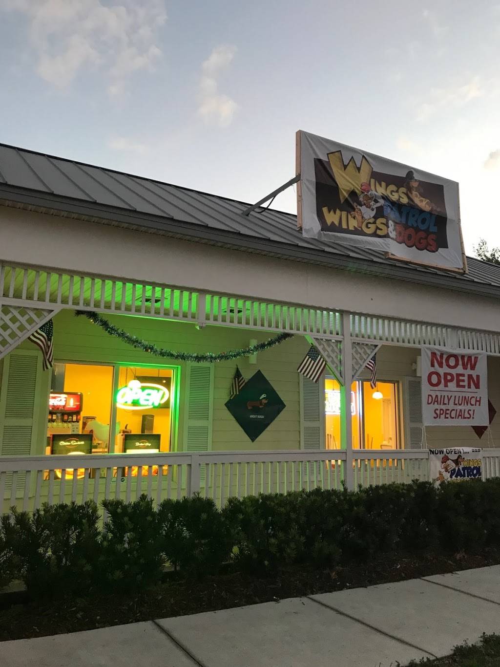 Wings Patrol !! Port Charlotte Mall | restaurant | @ Mall Food Court, 1441 Tamiami Trail, Port Charlotte, FL 33948, USA | 9412005939 OR +1 941-200-5939