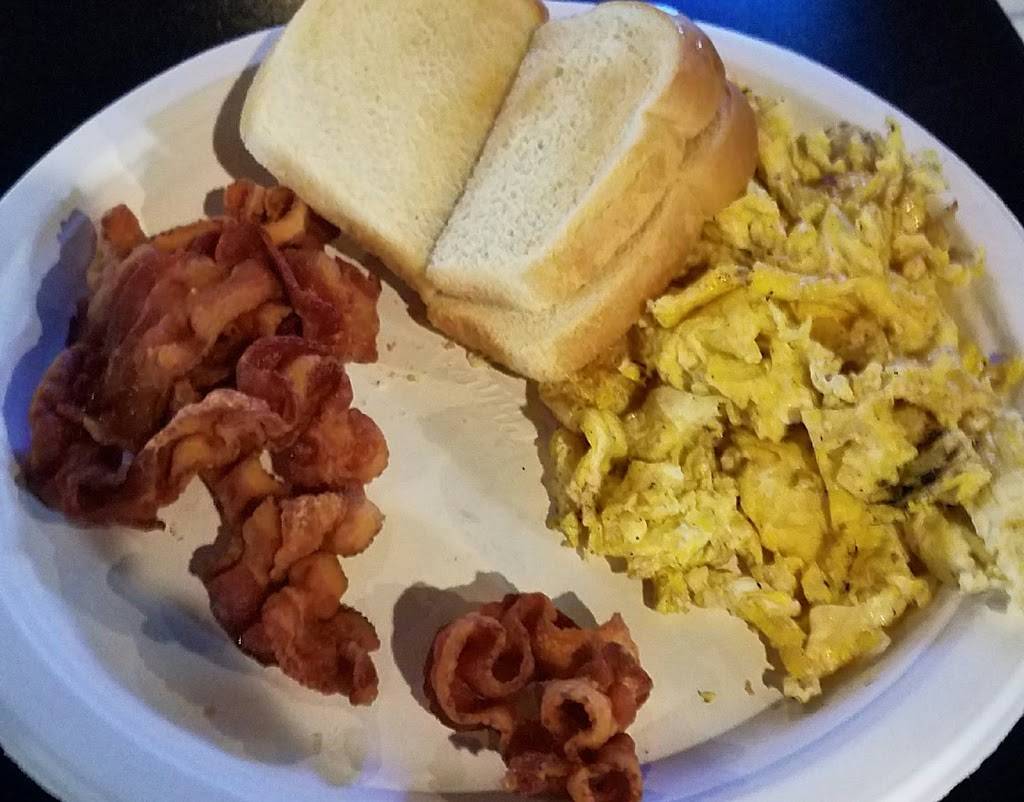 Maingate Bar & Grill | restaurant | 2956 E Grand Ave, Des Moines, IA 50317, USA | 5152662716 OR +1 515-266-2716