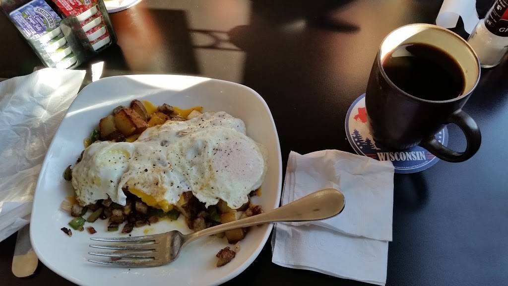 Coachs Club | restaurant | 1200 Main St, Cross Plains, WI 53528, USA | 6084130400 OR +1 608-413-0400