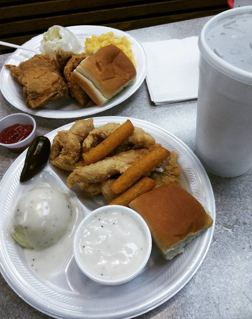 Lisas Chicken | restaurant | 716 N Riverside Dr, Fort Worth, TX 76111, USA | 8172221114 OR +1 817-222-1114