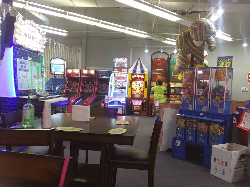 Racin Mason Pizza & Fun Zone | restaurant | 357 Tanger Blvd #317, Seymour, IN 47274, USA | 8125241000 OR +1 812-524-1000