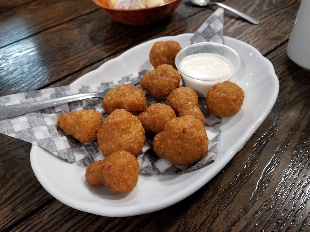 Sandys Family Restaurant | restaurant | 696 Elora St, Mildmay, ON N0G 2J0, Canada | 5193675898 OR +1 519-367-5898