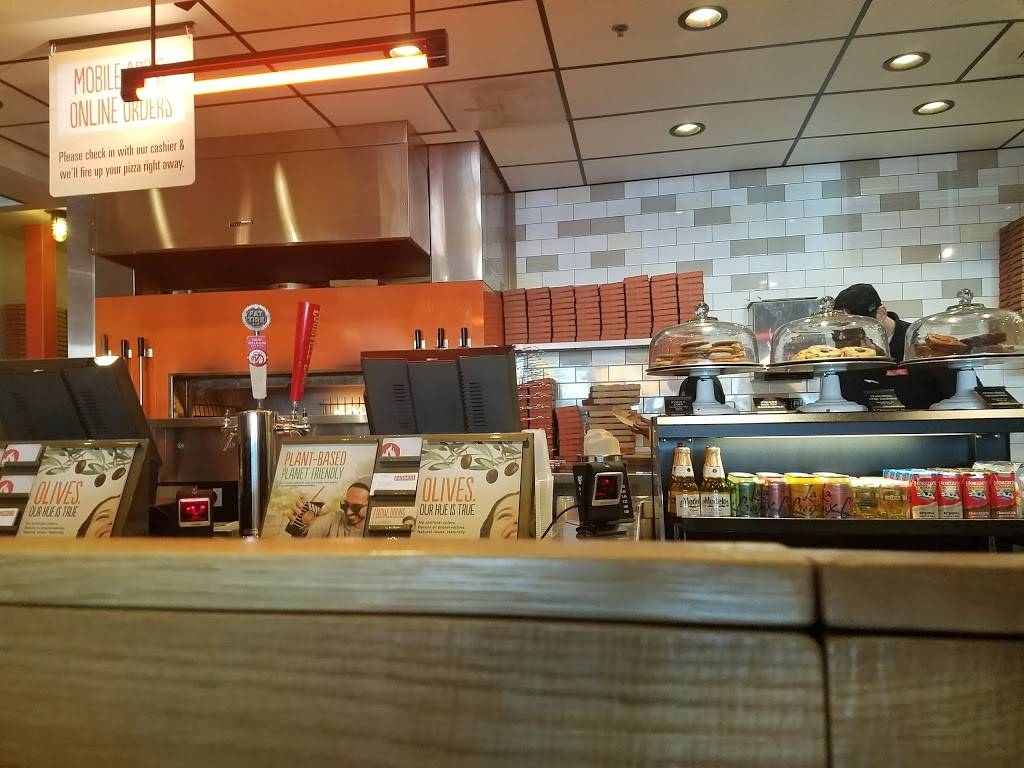 Blaze Pizza | meal takeaway | 4118 Summit Plaza Dr, Louisville, KY 40241, USA | 5024969213 OR +1 502-496-9213