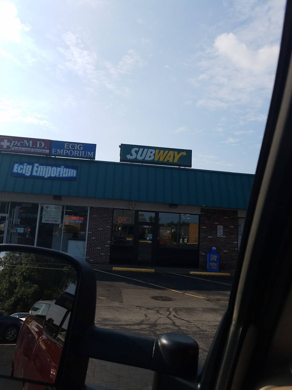Subway | restaurant | 403 Cleveland St, Elyria, OH 44035, USA | 4403665261 OR +1 440-366-5261