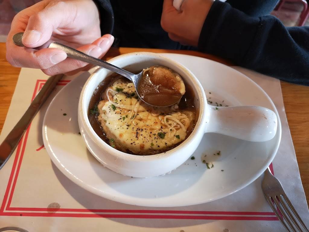 Restaurant Bar La Poupee | restaurant | 290 Rue Saint Pierre, Sainte-Agathe-de-Lotbinière, QC G0S 2A0, Canada | 4185992328 OR +1 418-599-2328