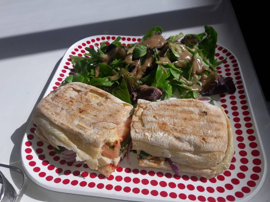 Posh Café | cafe | 1620 Wilshire Blvd, Santa Monica, CA 90403, USA | 3103108209 OR +1 310-310-8209