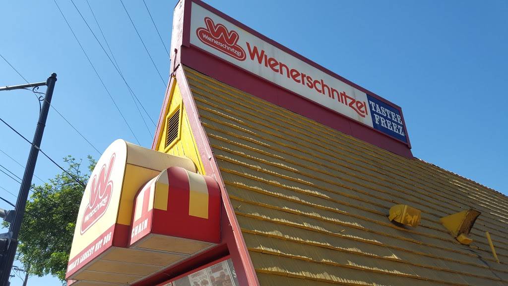 Wienerschnitzel | restaurant | 10991 Lower Azusa Rd, El Monte, CA 91731, USA | 6265755006 OR +1 626-575-5006
